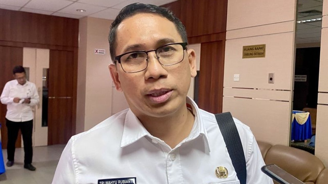 Pemerintah Kota Batam sedang mempertimbangkan Nongsa, Setokok, dan Tanjung Banun sebagai lokasi pembangunan Sekolah Rakyat, sebuah program pendidikan gratis berbasis asrama untuk anak tidak mampu.