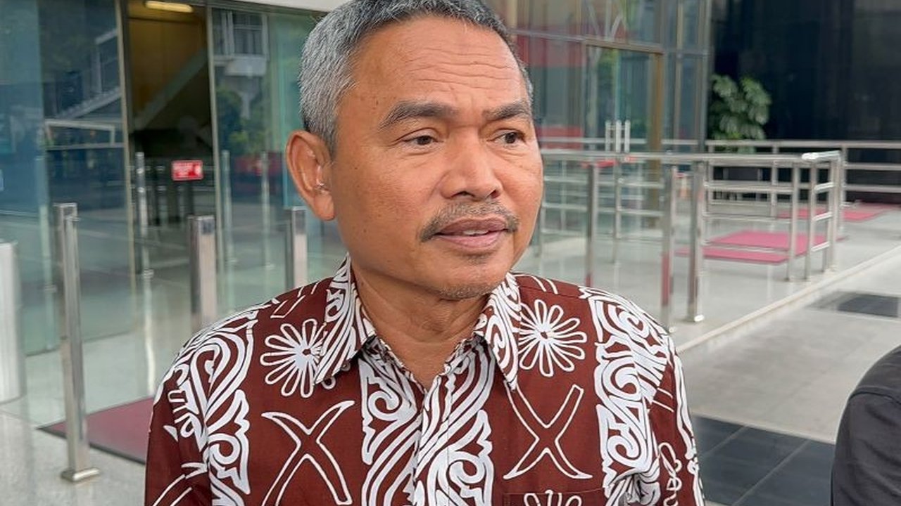 Anggota DPR RI, Satori, menjalani pemeriksaan sebagai saksi di KPK terkait kasus dugaan korupsi penyaluran dana CSR Bank Indonesia, tanpa memberikan informasi baru.