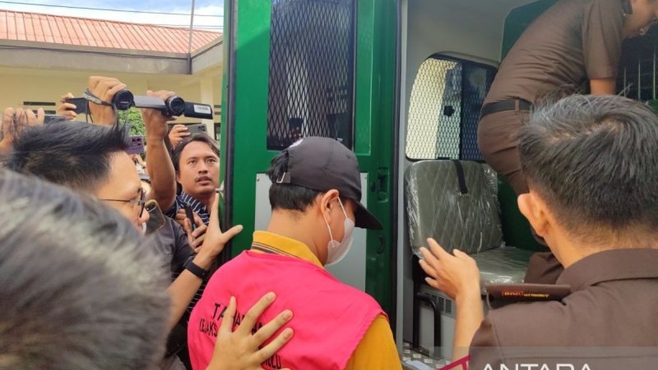 Kejari Bengkulu tengah menelusuri aset mantan Kepala Cabang Pembantu Bank Bengkulu, FD, yang diduga melakukan korupsi senilai Rp6,7 miliar dan menggunakan sebagian dana untuk judi online.