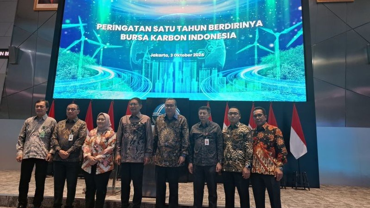 IDXCarbon laporkan volume transaksi perdagangan karbon melampaui capaian tahunan sebelumnya, menandai optimisme pasar karbon Indonesia dan potensi menjadi pusat perdagangan karbon global.