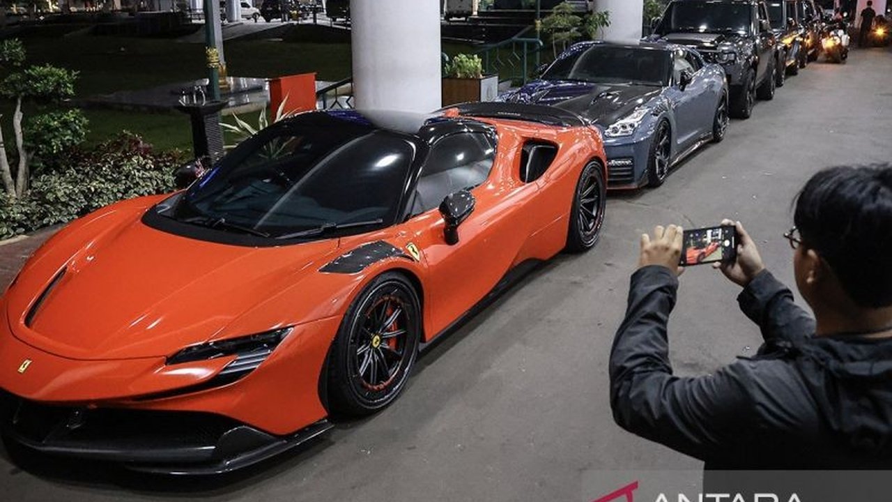 Kendaraan Mewah Tersangka Suap CPO Disimpan di Rupbasan Kejagung