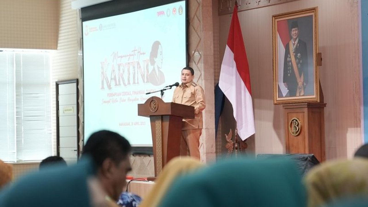 Wali Kota Makassar, Munafri Arifuddin, berkomitmen meringankan beban perempuan melalui berbagai program unggulan seperti seragam sekolah gratis dan iuran sampah gratis dalam rangka memperingati Hari Kartini.