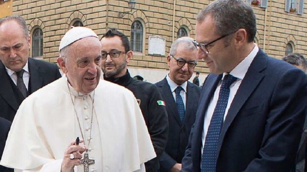 CEO F1 Kenang Paus Fransiskus: Sosok Penuh Kedamaian dan Belas Kasih