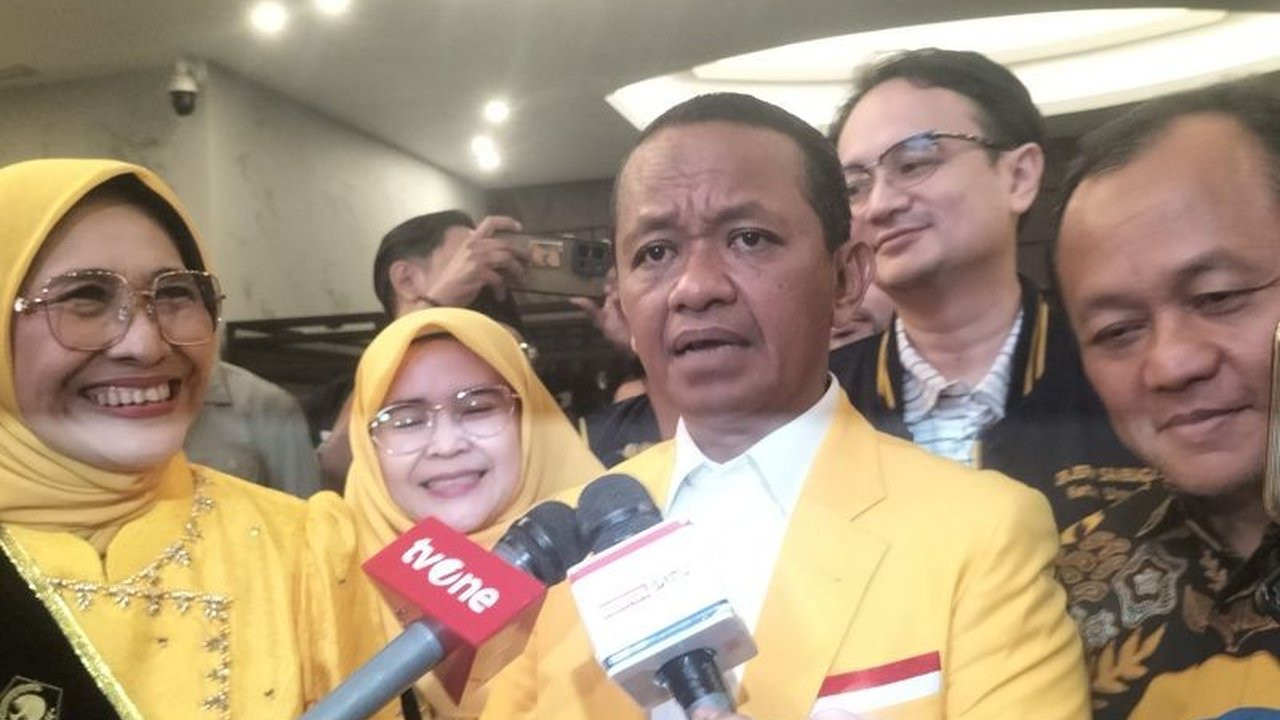 Menteri ESDM Bahlil Lahadalia tegaskan koordinasi kabinet berjalan baik dan kompak di bawah kepemimpinan Presiden Prabowo Subianto, meskipun ada arahan untuk merapatkan barisan.