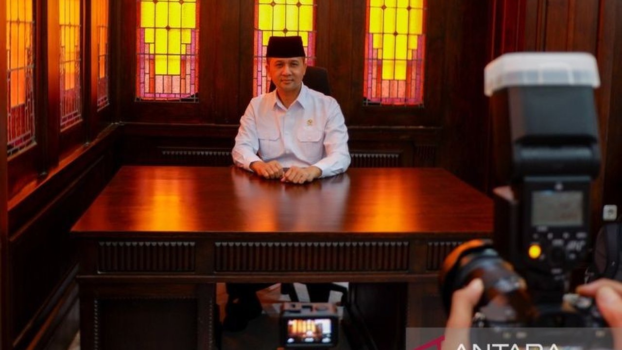 Kementerian Transmigrasi menyiapkan Natuna, Merauke, dan beberapa lokasi lain sebagai proyek percontohan transmigrasi lokal untuk mendorong pembangunan di daerah perbatasan dan meningkatkan perekonomian daerah.