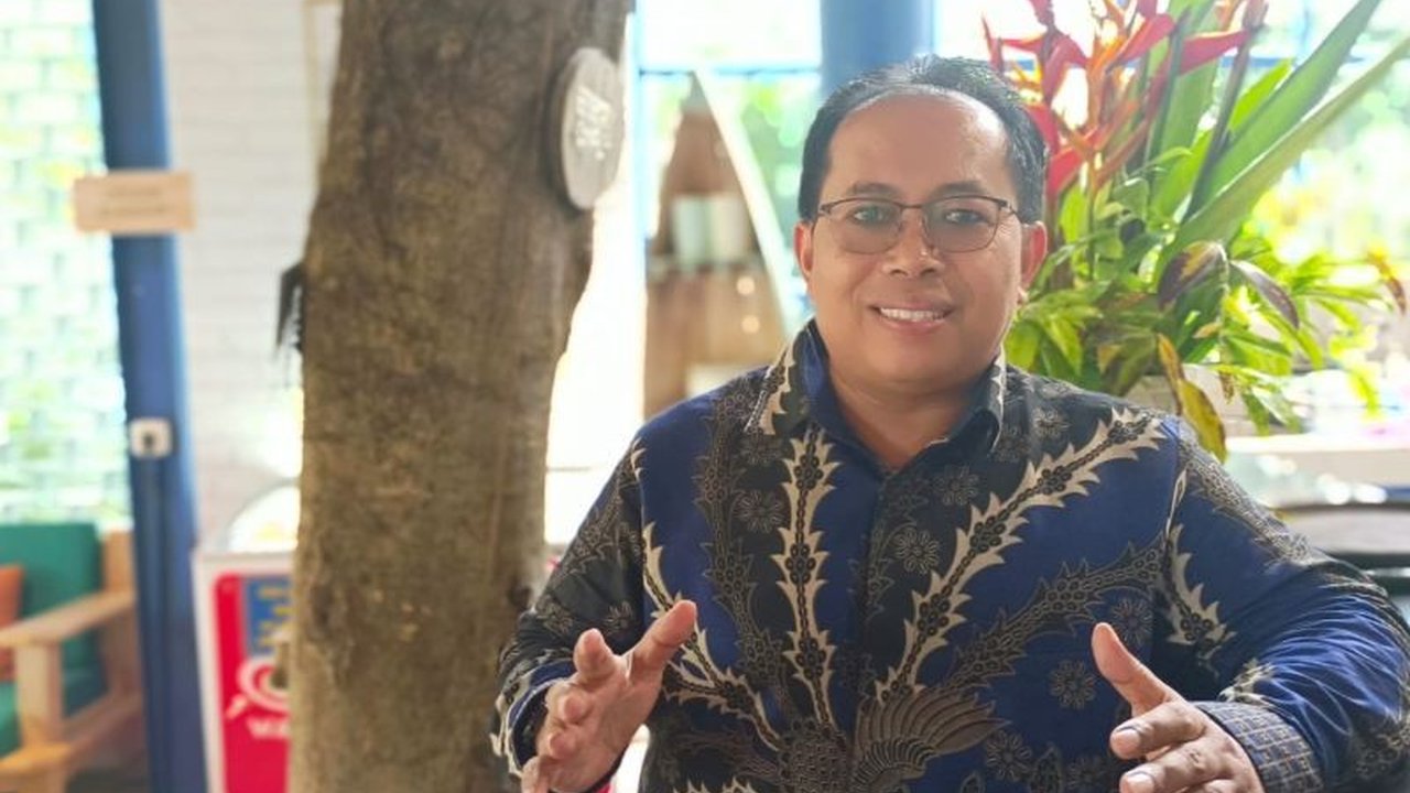 Rencana Kemendikbudristek untuk menerapkan kembali sistem penjurusan di SMA mendapat kritik dari praktisi pendidikan yang menilai kebijakan tersebut sebagai kemunduran dan menghambat pengembangan potensi siswa.