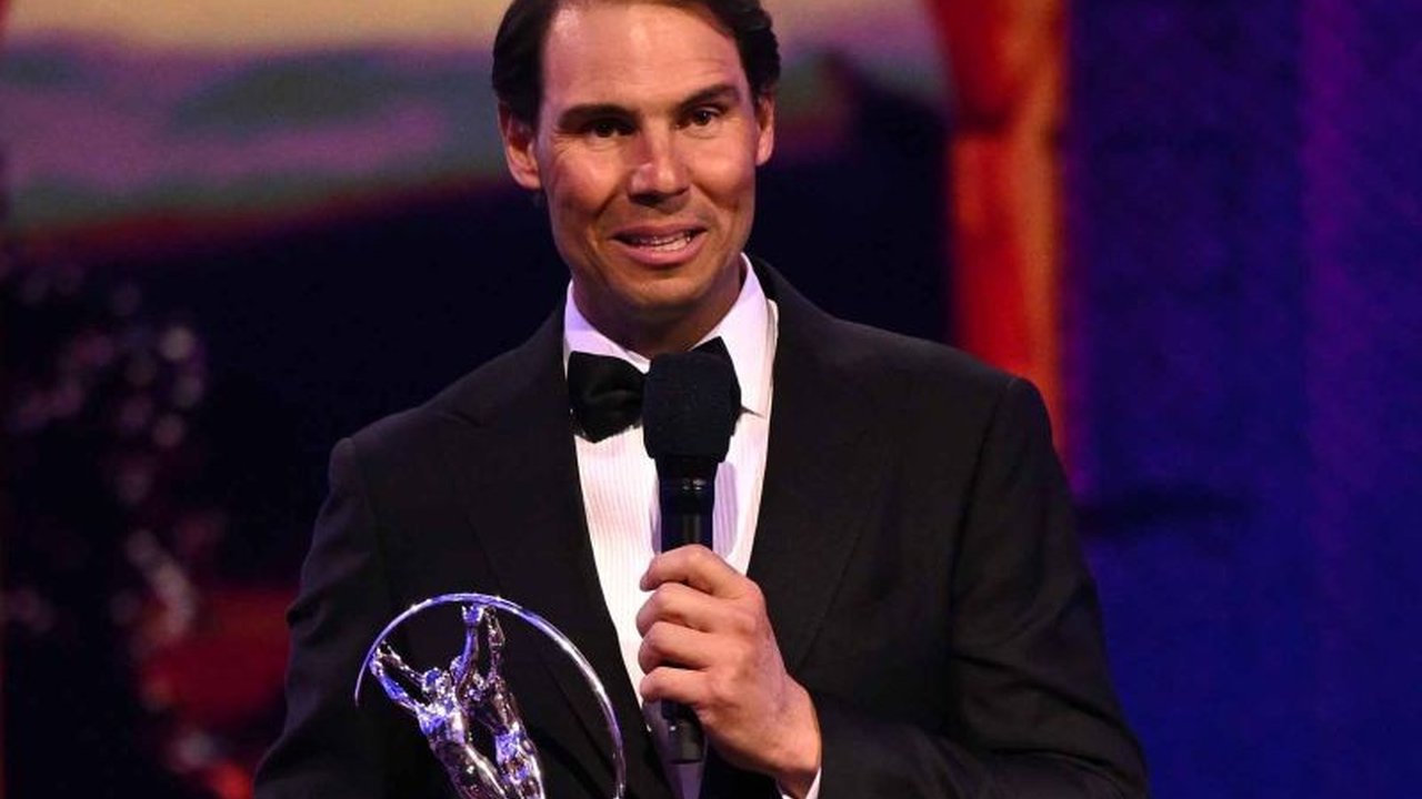 Rafael Nadal, legenda tenis Spanyol, menerima penghargaan Laureus Sporting Icon setelah pensiun pada November lalu, sebuah pengakuan atas karier gemilang dan kontribusinya di dunia olahraga.