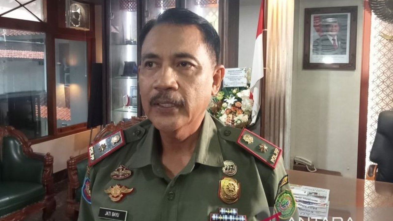 Satpol PP Bantul meminta peternak babi di Plumutan, Bambanglipuro, menghentikan kegiatannya setelah sebelumnya mendapat protes warga terkait limbah dan bau.