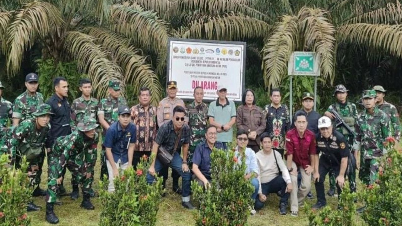 Pemkab Kotawaringin Timur menyatakan dukungan penuh terhadap penertiban perkebunan sawit ilegal oleh pemerintah pusat, namun juga menyoroti pentingnya pengelolaan kebun sitaan agar tak rusak.