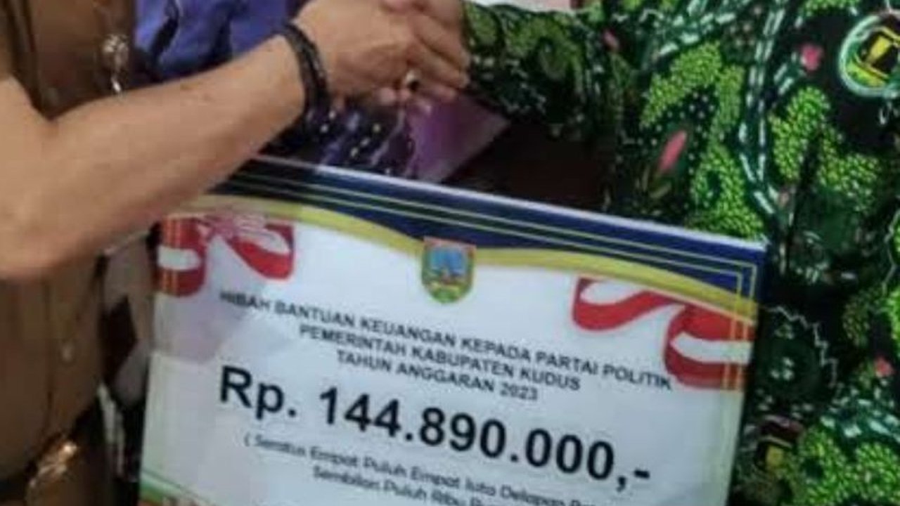 Pemkab Kudus menunda penyaluran bantuan keuangan kepada 10 partai politik hingga menerima rekomendasi Laporan Hasil Pemeriksaan (LHP) dari BPK terkait laporan pertanggungjawaban mereka.