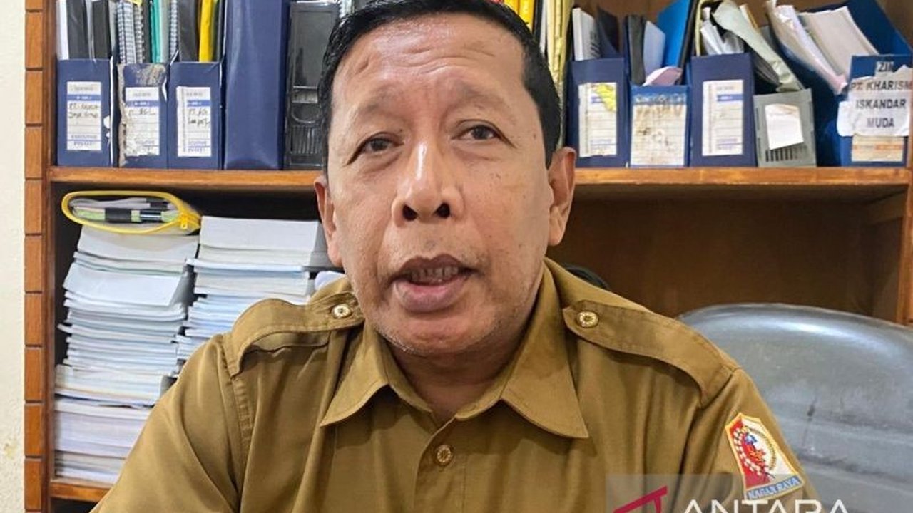 Pemerintah Kabupaten Nagan Raya memastikan aktivitas penambangan batu bara oleh PT AJB dan PT Mifa Bersaudara ilegal dan telah merusak lahan seluas 300 hektare, meminta Pemerintah Aceh untuk menghentikan operasi.