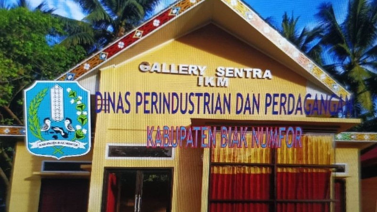 Pemerintah Kabupaten Biak Numfor, Papua, membangun galeri sentra IKM untuk memberdayakan pelaku usaha lokal, meningkatkan perekonomian daerah, dan mengembangkan produk unggulan berbasis potensi daerah seperti sabut kelapa.