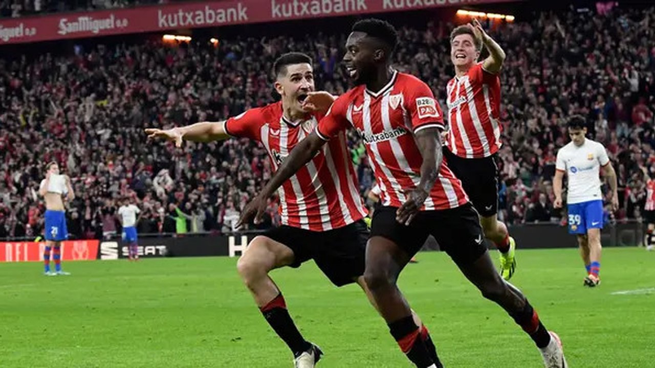 Dua bersaudara, Inaki Williams dan Nico Williams menjadi pahlawan kemenangan Athletic Bilbao berkat gol yang mereka ciptakan pada akhir paruh pertama dan penghujung paruh kedua tambahan waktu