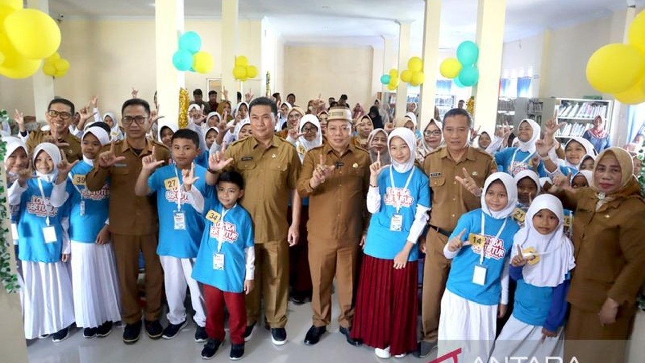Wakil Bupati Bone Bolango, Risman Tolingguhu, menilai Lomba Bertutur sangat penting untuk meningkatkan kemampuan berbahasa dan minat baca anak sejak usia dini, sekaligus mengembangkan kreativitas dan kepercayaan diri mereka.