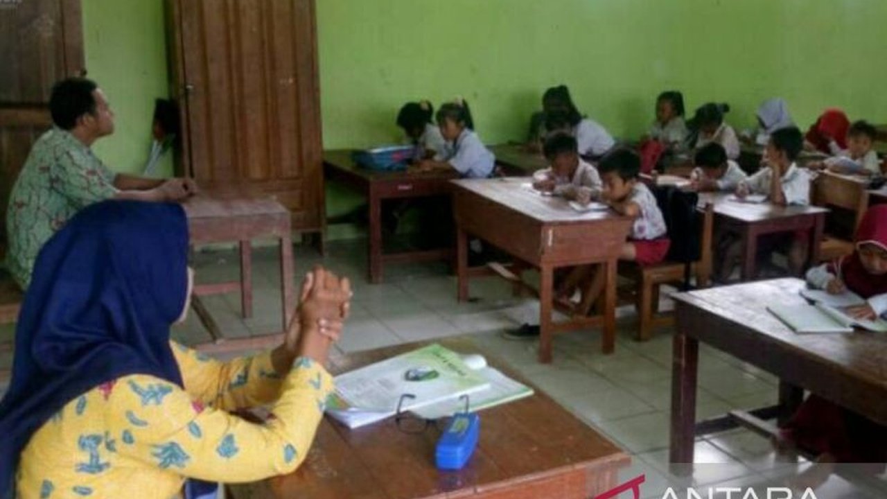 Pemkab Sampang alokasikan lahan seluas 6,3 hektare untuk pembangunan Sekolah Rakyat, program unggulan Presiden Prabowo Subianto yang dimulai pada 2025, guna mendukung pendidikan anak dari keluarga kurang mampu.