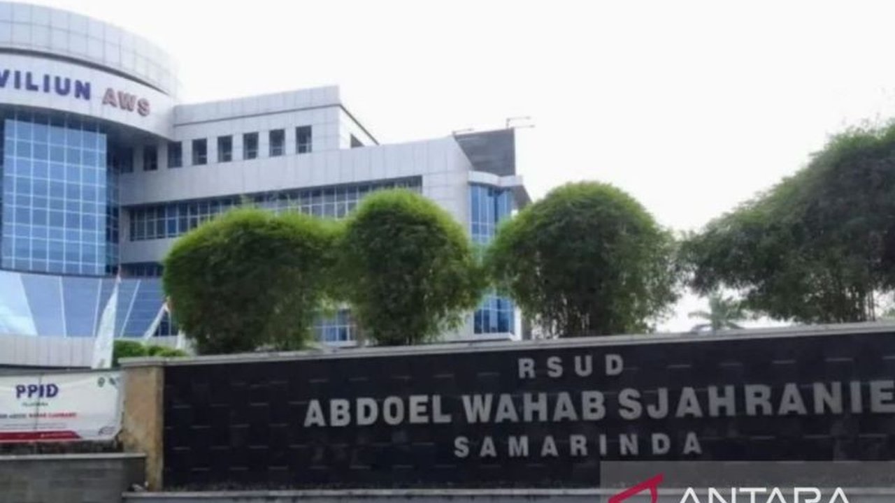 Rumah Sakit Umum Daerah (RSUD) AWS Samarinda memberikan klarifikasi terkait isu pengusiran pasien balita 16 bulan yang menjalani tiga kali operasi akibat cairan di otak, diduga karena miskomunikasi dan potensi risiko tinggi tindakan medis.