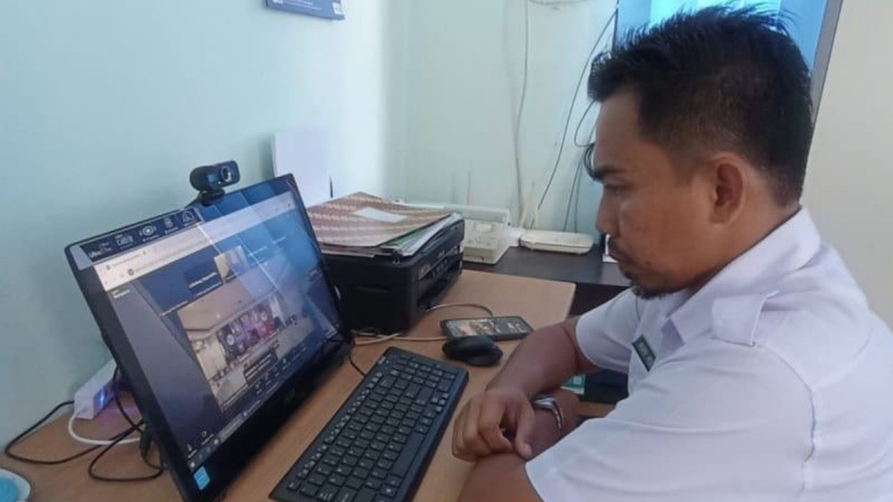 Kementerian Agama Kota Kotamobagu, Sulawesi Utara, menerapkan pendekatan religi dalam upaya pencegahan dan penanggulangan pornografi, mengingat tingginya angka kasus pornografi di Indonesia.