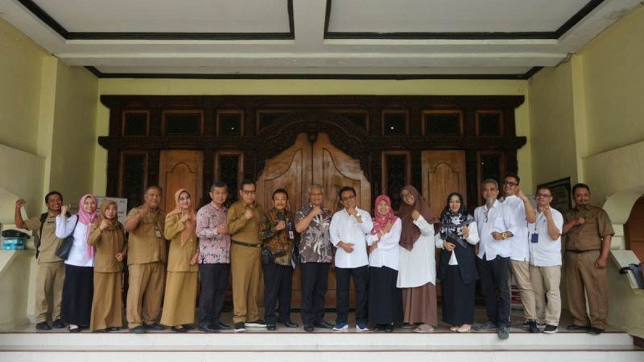 Institut Seni Indonesia Surakarta (ISI Solo) dan Pemerintah Kabupaten Jombang menjalin kerja sama untuk pengembangan budaya lokal Jombang, Jawa Timur, meliputi pemberdayaan pelaku seni, penguatan kurikulum, dan riset potensi budaya.