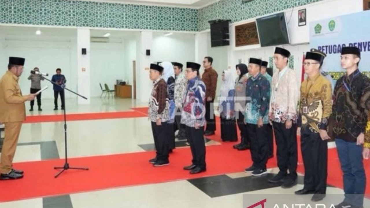 Gubernur Kaltim melantik Panitia Penyelenggara Ibadah Haji (PPIH) Embarkasi Balikpapan 2025, menekankan pelayanan penuh tanggung jawab dan ikhlas kepada 5.708 jamaah haji dari berbagai daerah.