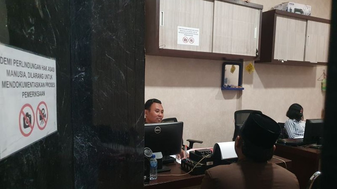 Tujuh santri di Tulungagung, Jawa Timur, korban pencabulan oleh pengurus pondok pesantren, mendapatkan pendampingan psikologis intensif dari pemerintah untuk memulihkan trauma mereka.