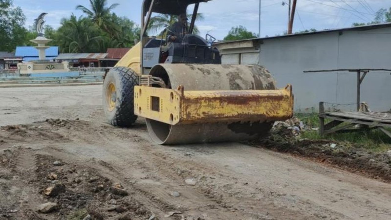 Pemkab Rokan Hilir, Riau, akan membangun Jalan Sudirman di Kecamatan Kubu dengan dana DBH sawit Rp27 miliar dari pemerintah pusat untuk meningkatkan perekonomian daerah.