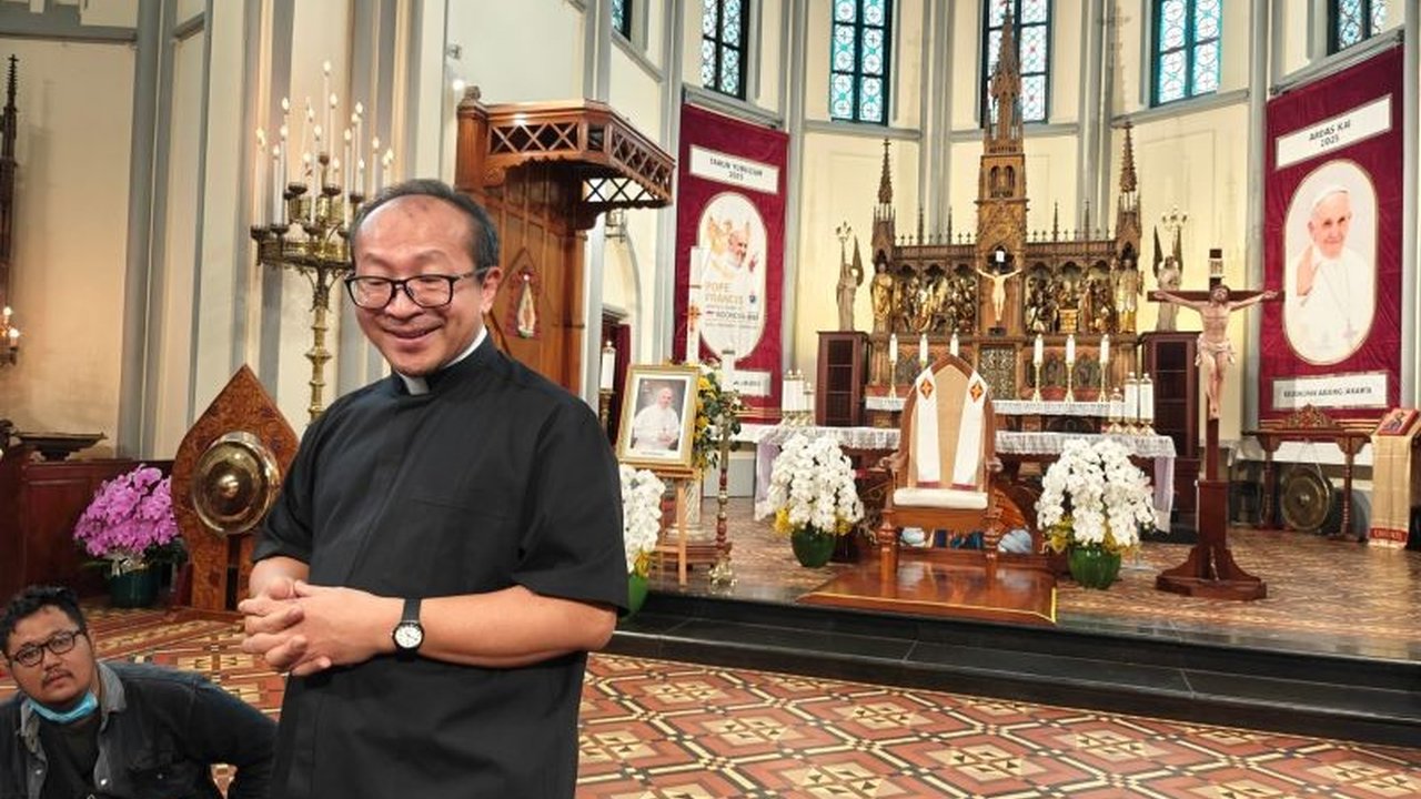 Gereja Katedral Jakarta akan menyelenggarakan Misa Requiem untuk almarhum Paus Fransiskus pada Kamis (24/4) pukul 18.00 WIB, dengan kapasitas hingga 2.500 umat.