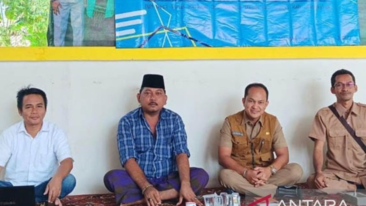 Dinas Pemberdayaan Masyarakat dan Desa (DPMD) Bangkalan mendorong pembentukan Badan Usaha Milik Desa (BUMDes) sebagai syarat pencairan dana desa tahap dua, demi optimalisasi pengelolaan dana dan peningkatan kesejahteraan masyarakat.