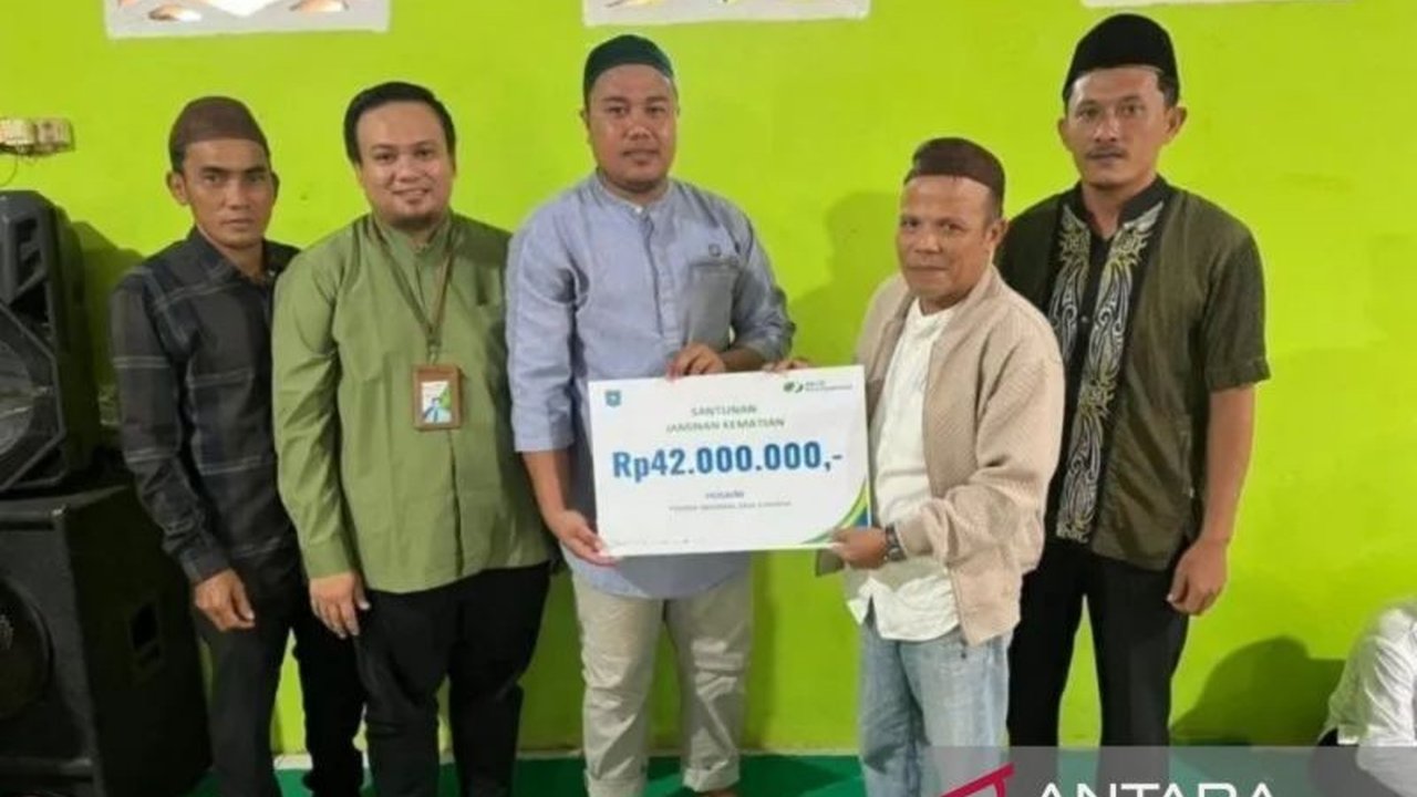 BPJS Ketenagakerjaan Babel Beri Santunan Rp42 Juta untuk Ahli Waris Pekerja Informal