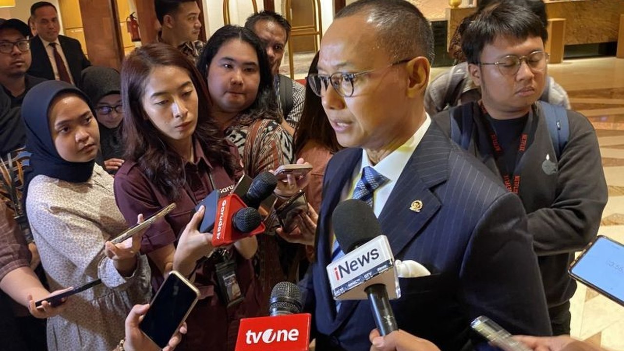 Wakil Ketua MPR Eddy Soeparno menegaskan keputusan LG hengkang dari proyek baterai EV di Indonesia tak terkait dengan RUU TNI, melainkan faktor teknologi dan ekonomi.