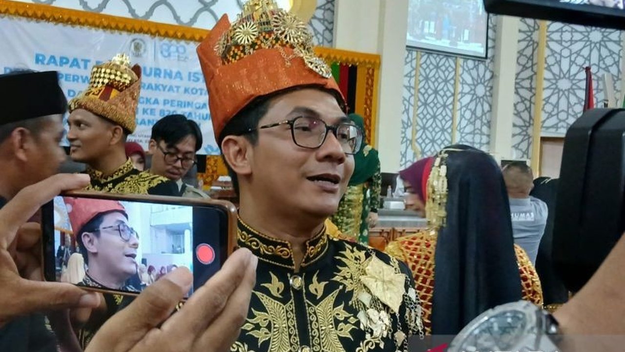 Peringatan HUT ke-820 Banda Aceh menjadi momentum penting untuk melestarikan adat, budaya, dan syariat Islam di Aceh, sekaligus mendorong pembangunan kota yang kolaboratif dan inklusif.