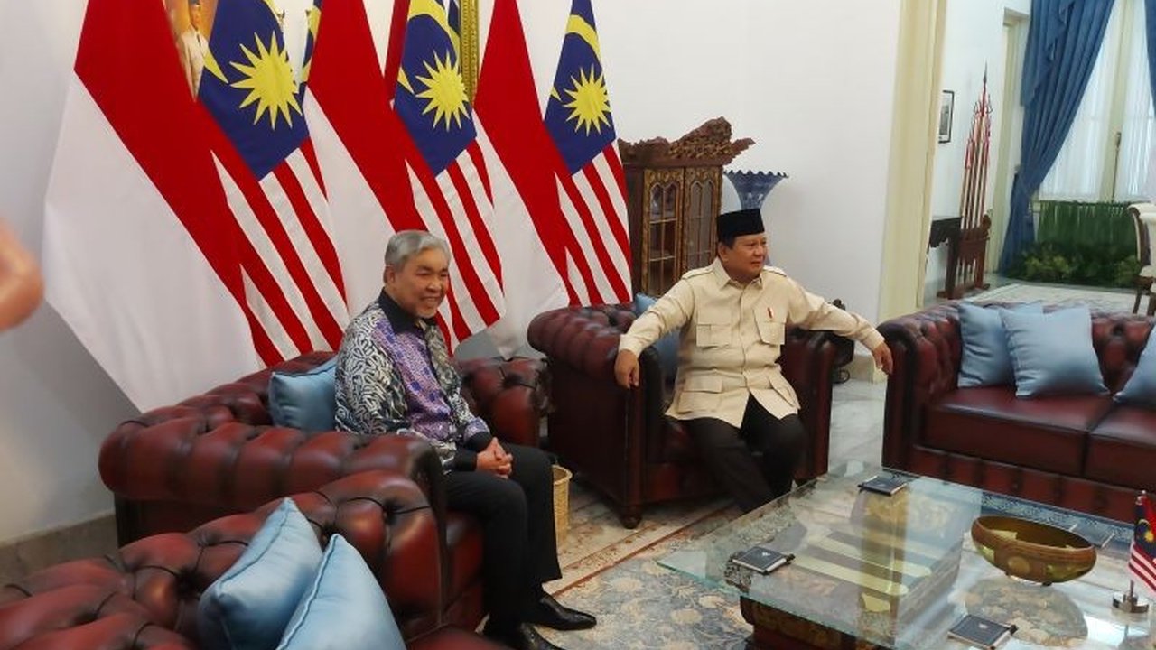 Presiden Prabowo Subianto dan Wakil Perdana Menteri Malaysia Ahmad Zahid Hamidi berdialog selama dua jam membahas isu ekonomi global, tarif Trump, kerja sama bilateral, dan situasi kemanusiaan di Gaza.