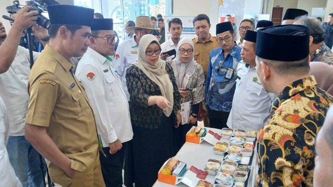 Jamaah Calon Haji (JCH) Aceh akan menikmati hidangan bernuansa Aceh selama penerbangan, mulai dari keberangkatan hingga kepulangan dari Tanah Suci, sebuah upaya Kemenag Aceh untuk memberikan kenyamanan ekstra.