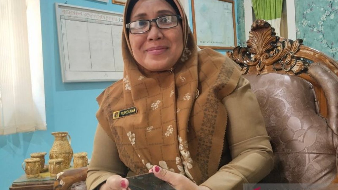 Kabupaten Mukomuko, Bengkulu, bertekad selesaikan pembentukan Koperasi Merah Putih di seluruh desa dan kelurahannya pada Juni 2025 untuk menggenjot kemandirian ekonomi desa.