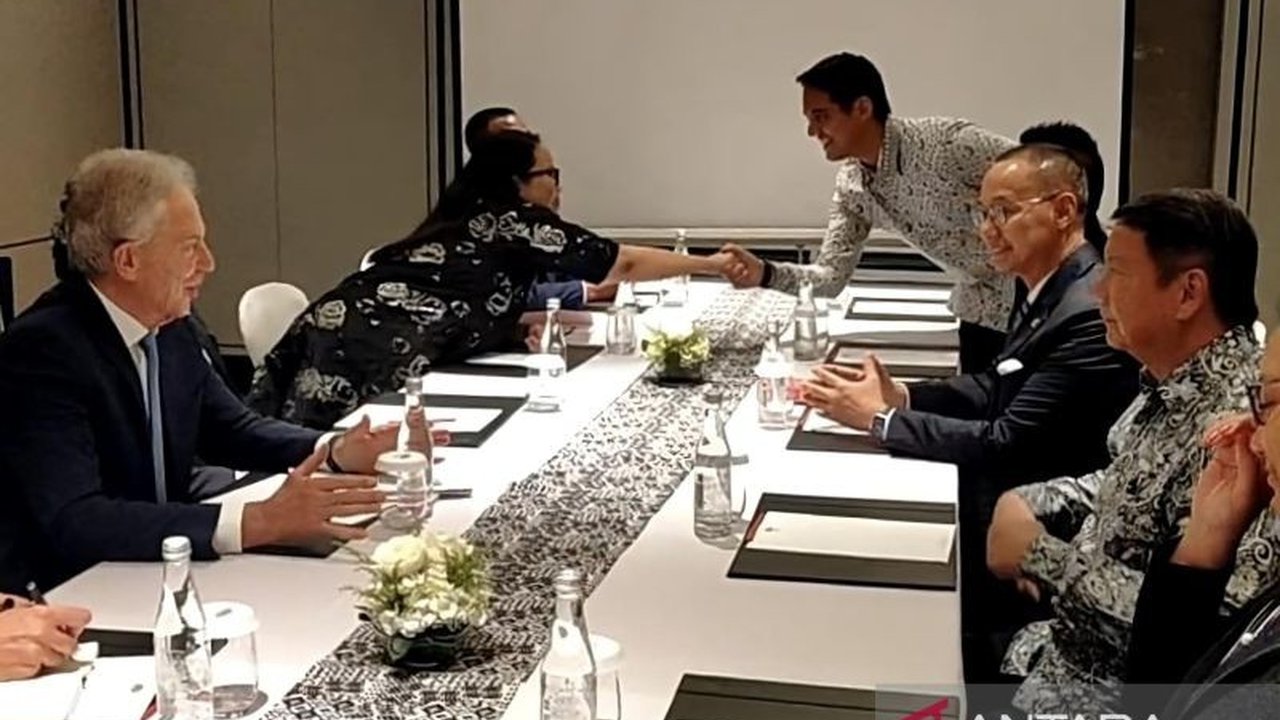 Wakil Ketua MPR RI Eddy Soeparno bertemu Tony Blair, membahas transisi energi, teknologi AI, dan potensi nuklir modular untuk mengatasi krisis energi Indonesia di 2038.