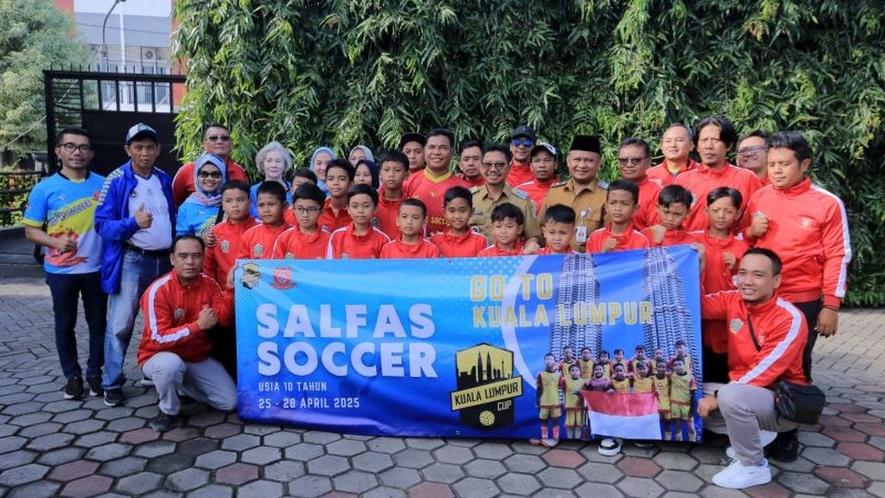 Tim SSB Salfas Soccer U-10 asal Tangerang Selatan akan berlaga di Kuala Lumpur Cup 2025 di Malaysia setelah menjuarai Champion Soccer League 2024, Wali Kota Tangerang memberikan apresiasi dan dukungan penuh.
