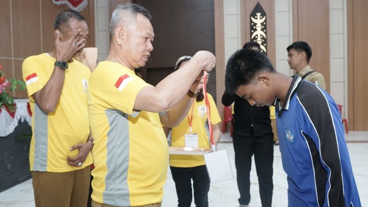 Pemkab Sigi mendorong siswa SD dan SMP untuk berpartisipasi dalam O2SN 2025 guna meningkatkan prestasi olahraga dan pembentukan karakter, serta berencana membangun gelanggang olahraga.