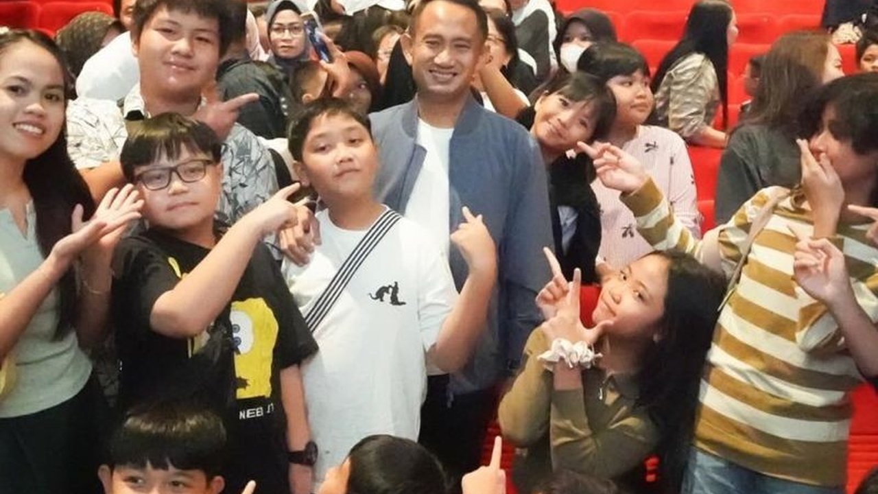 Wali Kota Palangka Raya, Fairid Naparin, menilai film animasi sebagai media edukasi efektif bagi anak usia dini, terbukti dari kegiatan nonton bareng film Jumbo yang diikuti anak PAUD, TK, dan SD.