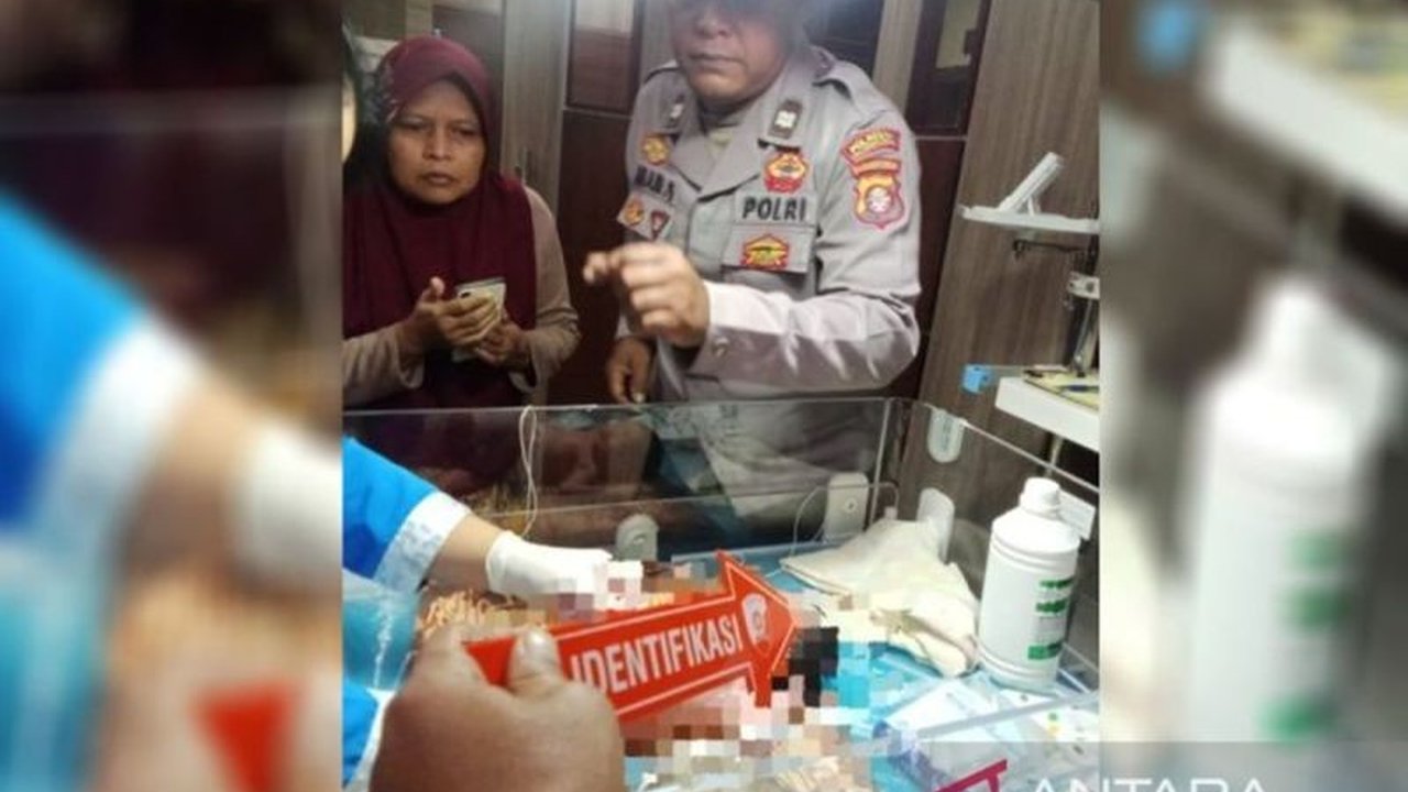 Polres Palangka Raya menyelidiki kasus penemuan bayi perempuan yang baru lahir dan ditinggalkan di Masjid Al Amanah; polisi berupaya mengungkap identitas orang tua bayi tersebut.