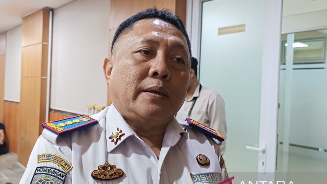 Kerusakan massal Terminal Parkir Elektronik (TPE) di Jakarta mengakibatkan pendapatan parkir anjlok drastis dari Rp18 miliar menjadi hanya Rp8,9 miliar di tahun 2024.