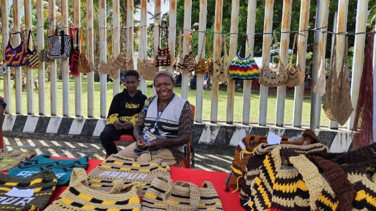 Ekspor Papua mencapai 5,87 miliar dolar AS pada Maret 2025, dengan Australia sebagai negara tujuan utama, diikuti Arab Saudi, Papua Nugini, dan Selandia Baru; peningkatan kualitas produk unggulan menjadi kunci keberlanjutan.