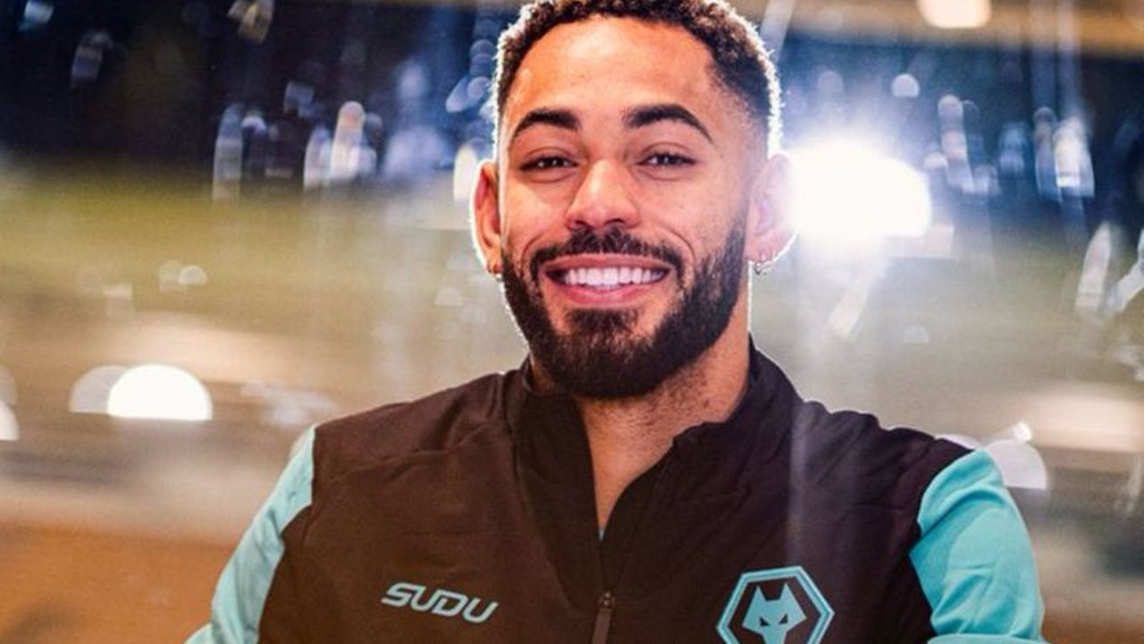 Manchester United dilaporkan memimpin perburuan Matheus Cunha dari Wolves dengan negosiasi yang sedang berlangsung dan persyaratan pribadi yang dibahas;  klub siap bersaing dengan enam klub Liga Primer lainnya.