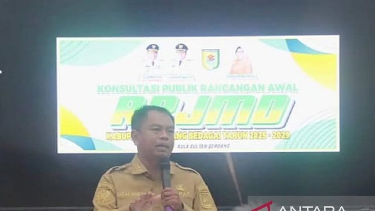 Bupati Serdang Bedagai, Darma Wijaya, tekankan pentingnya RPJMD 2025-2029 sebagai pedoman pembangunan berkelanjutan, dengan visi 'Penguatan Fondasi Transformasi Pembangunan untuk Serdang Bedagai Maju, Tangguh, dan Berkelanjutan'.