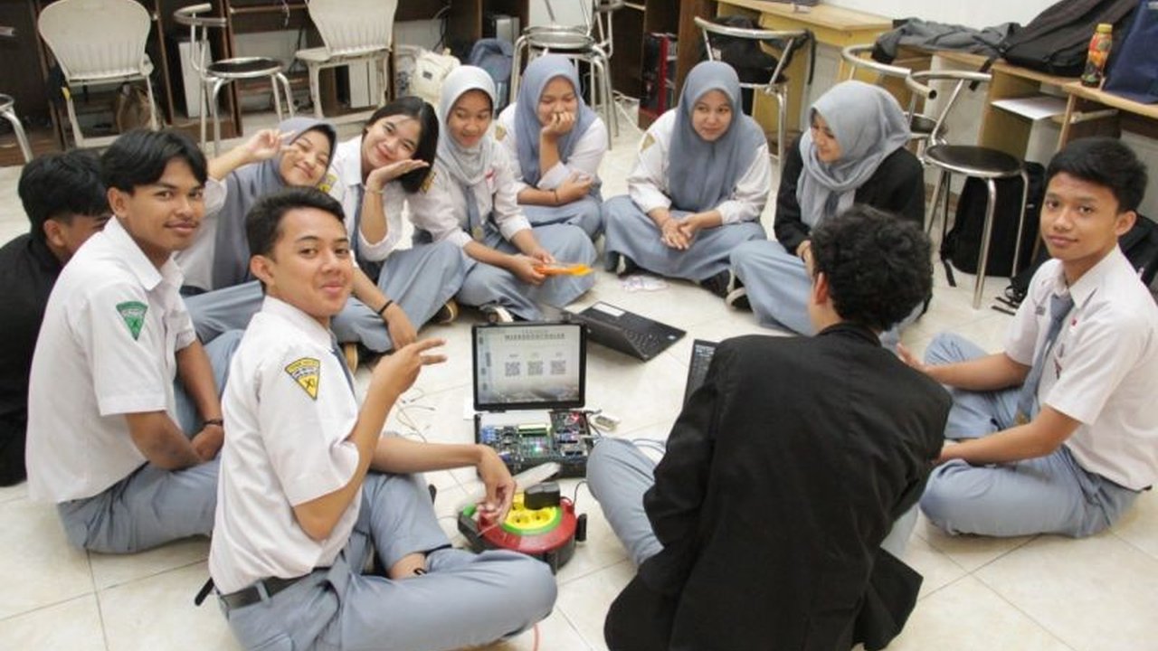 BRIN dan Kemendikbudristek sepakat bahwa penjurusan di SMA sangat penting untuk mempersiapkan siswa menuju pendidikan tinggi yang tepat, terutama dengan diterapkannya Tes Kemampuan Akademik (TKA).