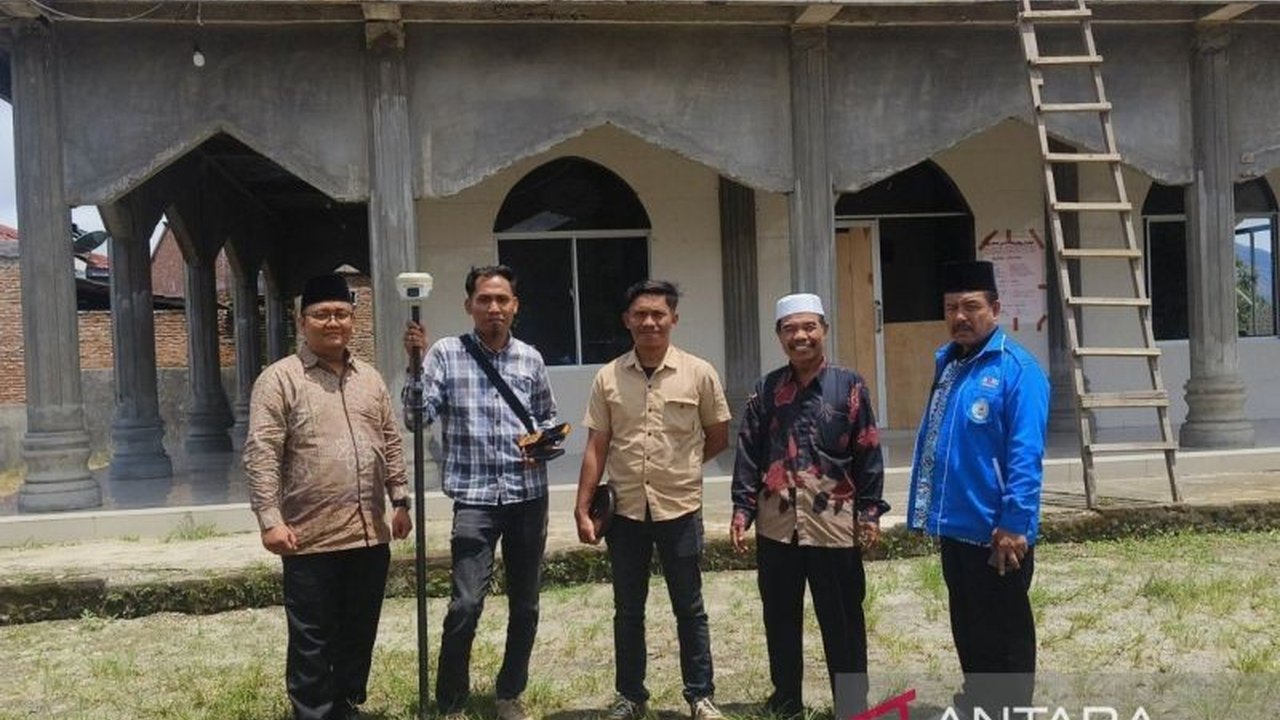 Kemenag Kabupaten Karo, Sumatera Utara, berkolaborasi dengan BPN untuk mensertifikasi tanah wakaf Masjid Abiyyu Tsaqib dan Masjid Baitul Makmur di Kabanjahe, guna memberikan kepastian hukum dan mencegah konflik.