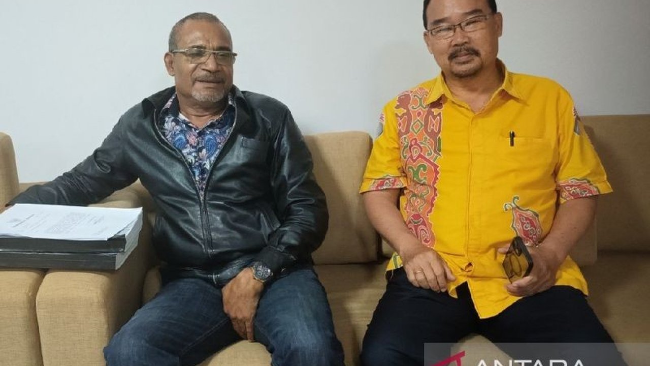 Komisi I DPR Papua mengusulkan dua opsi pendanaan Pemungutan Suara Ulang (PSU) di Papua: bantuan pemerintah pusat atau pinjaman dari BPD Papua, menolak penggunaan dana cadangan.