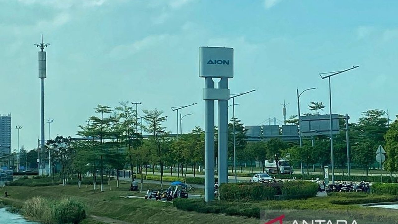 AION, melalui PT AION Indomobil Distribution Indonesia, akan membangun pabrik di Cikampek, Jawa Barat, dengan kapasitas produksi hingga 20 ribu unit kendaraan per tahun, termasuk AION Y Plus, AION V, dan Hyptech HT.