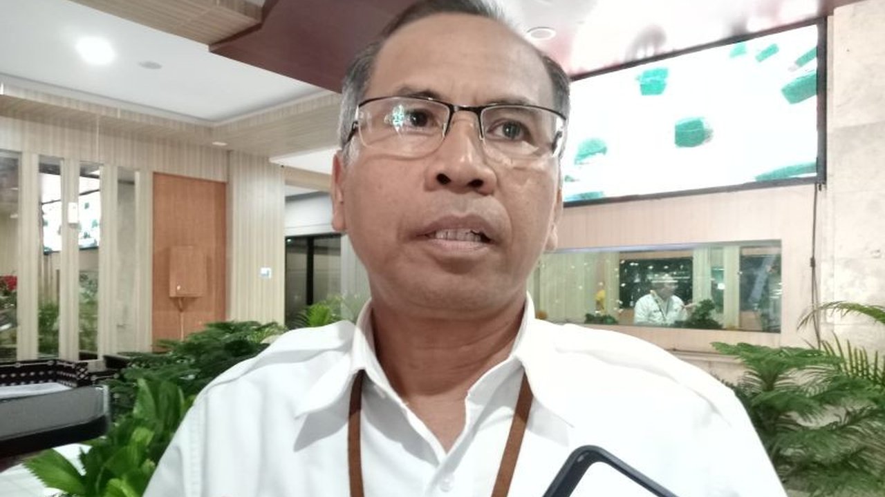 Disnaker Kota Mataram gencar melakukan edukasi kepada calon Pekerja Migran Indonesia (PMI) agar menggunakan jalur resmi demi mendapatkan perlindungan maksimal sebelum, selama, dan setelah bekerja di luar negeri.