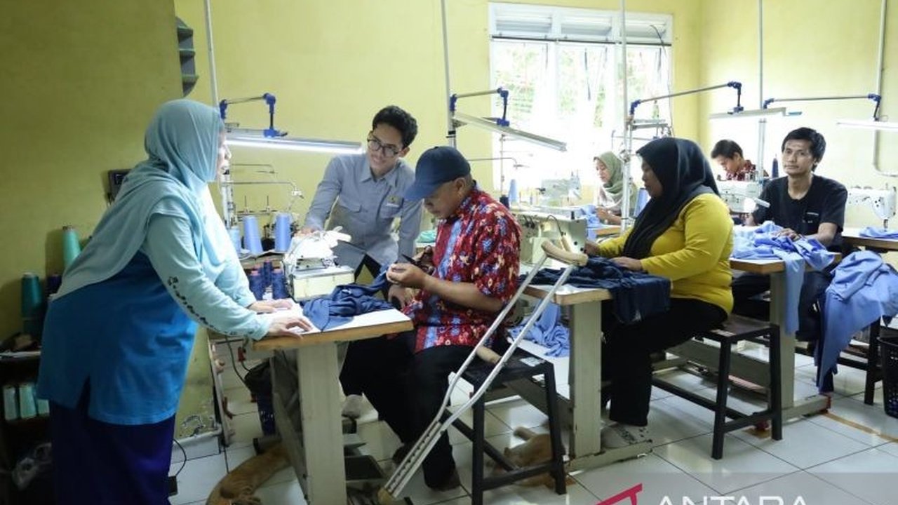 Baznas luncurkan Program Disabilitas Berdaya untuk meningkatkan ekonomi mustahik penyandang disabilitas melalui pelatihan dan pendampingan berkelanjutan, mengubah penerima zakat menjadi pemberi zakat.