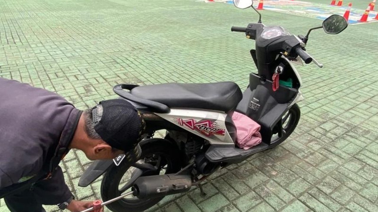 Sudin LH Jaksel memasang target ambisius dengan menyediakan uji emisi gratis bagi 1.500 kendaraan di tahun 2024 untuk meningkatkan kualitas udara Jakarta.