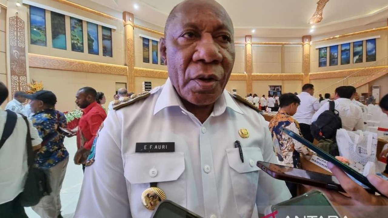 Menjelang perayaan satu abad situs peradaban Aitumieri di Teluk Wondama, Papua Barat, pemerintah setempat menyiapkan akomodasi terapung dan renovasi sejumlah fasilitas untuk menampung 20.000 peserta.